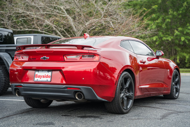 Used 2018 Chevrolet Camaro SS RWD image 6
