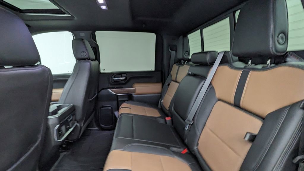 Used 2021 Chevrolet Silverado 3500 High Country image 37