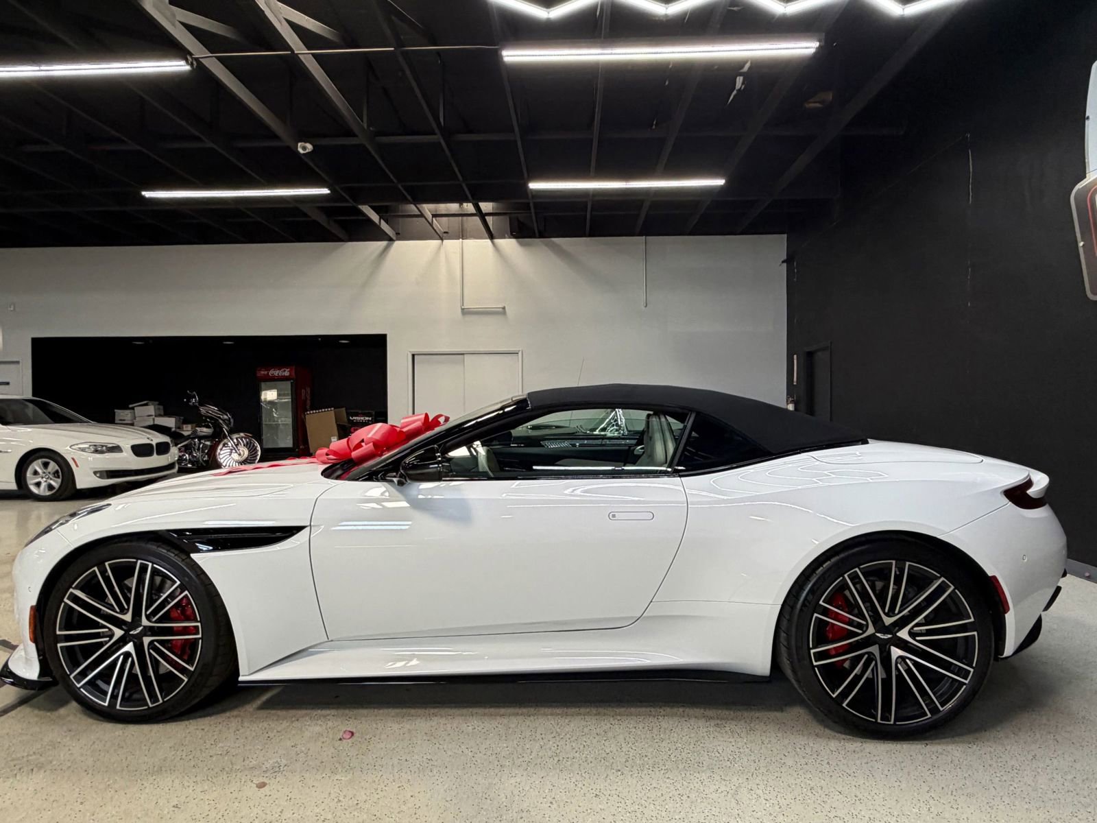 Used 2024 Aston Martin DB12 Convertible RWD image 25