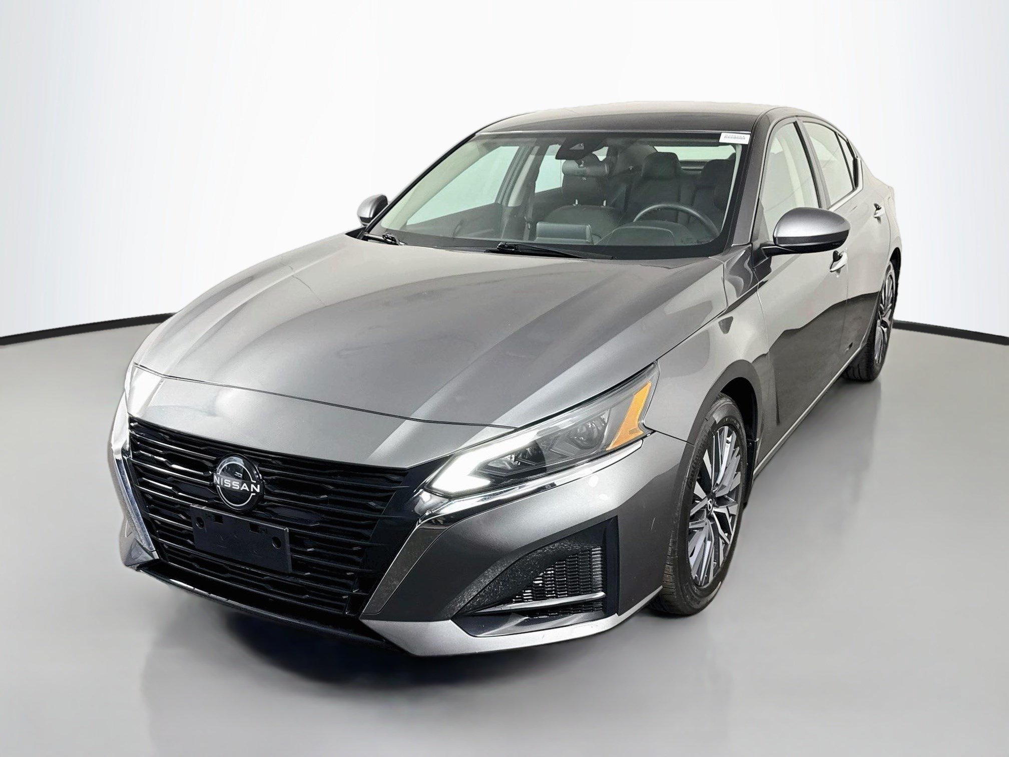 Used 2023 Nissan Altima 2.5 SV FWD image 4