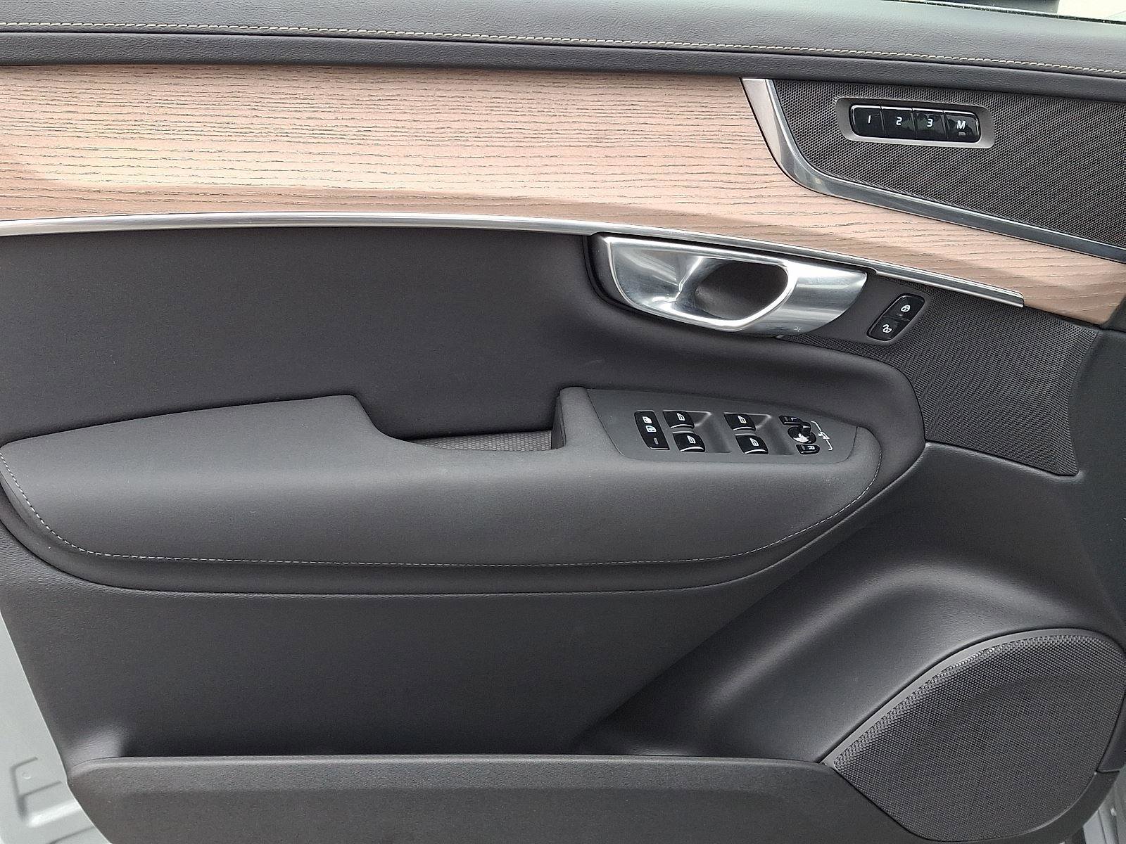 Certified 2025 Volvo XC90 B6 Plus image 14