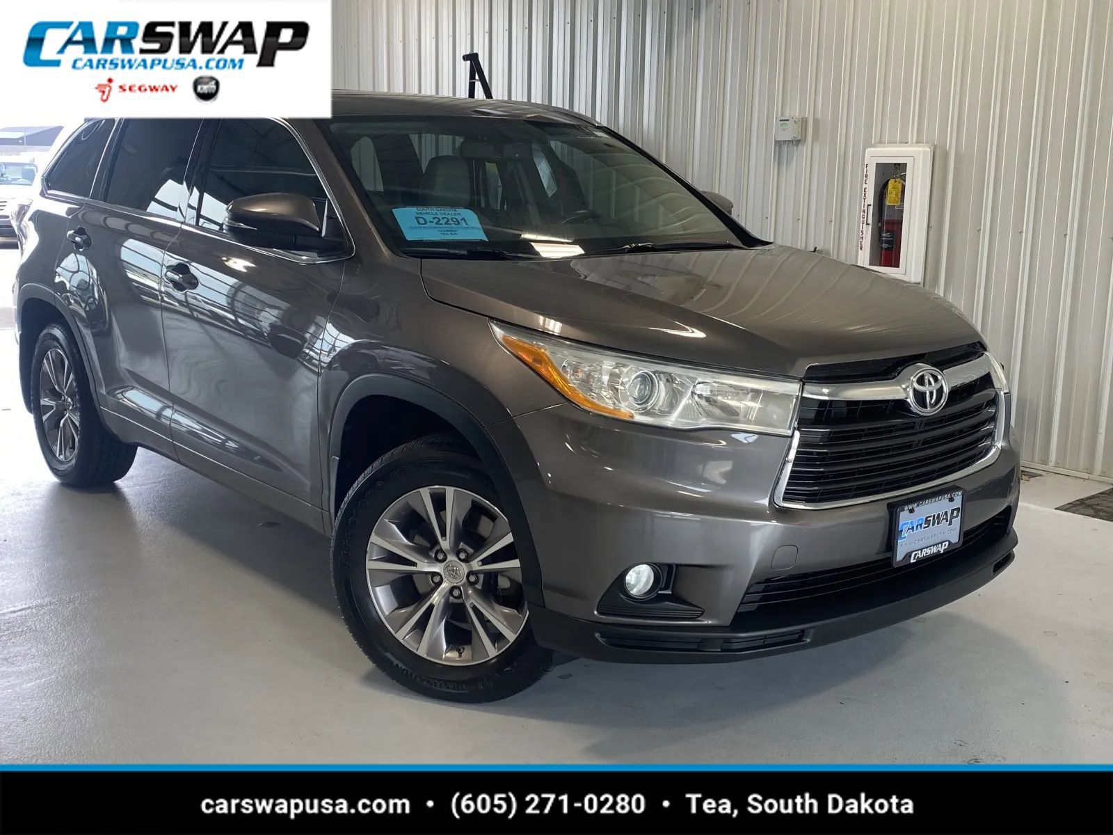 Used 2014 Toyota Highlander XLE AWD/4WD image 1