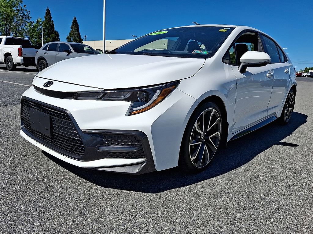 Used 2022 Toyota Corolla SE w/ SE Premium Package FWD image 4