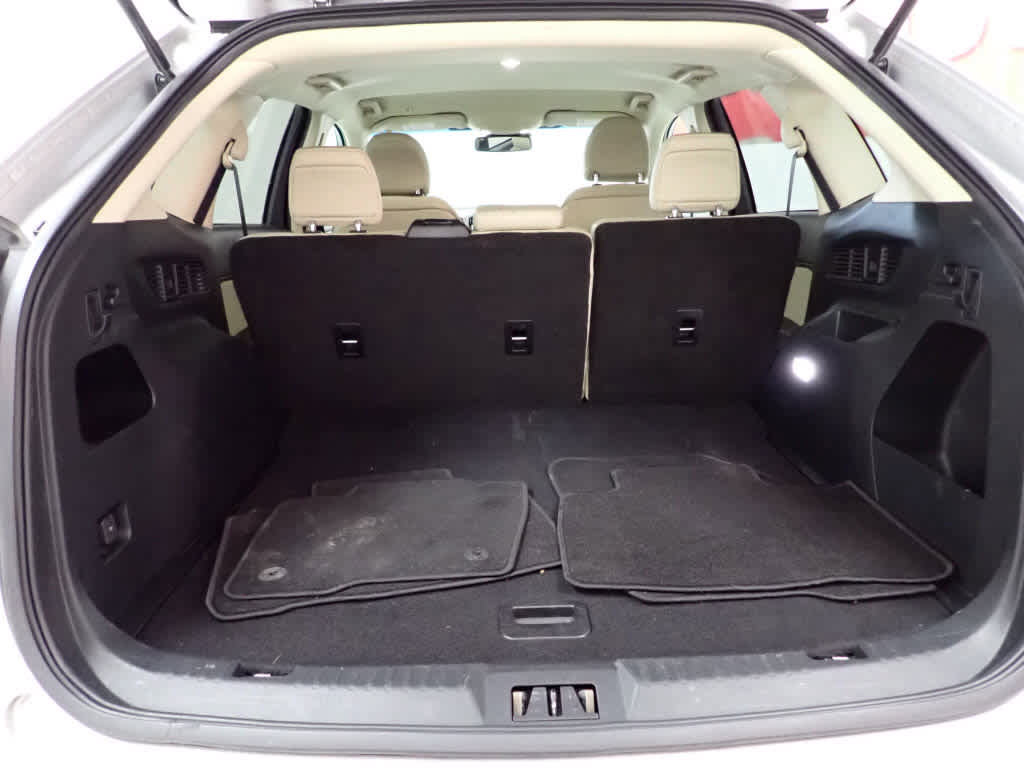 Used 2019 Ford Edge SE image 5