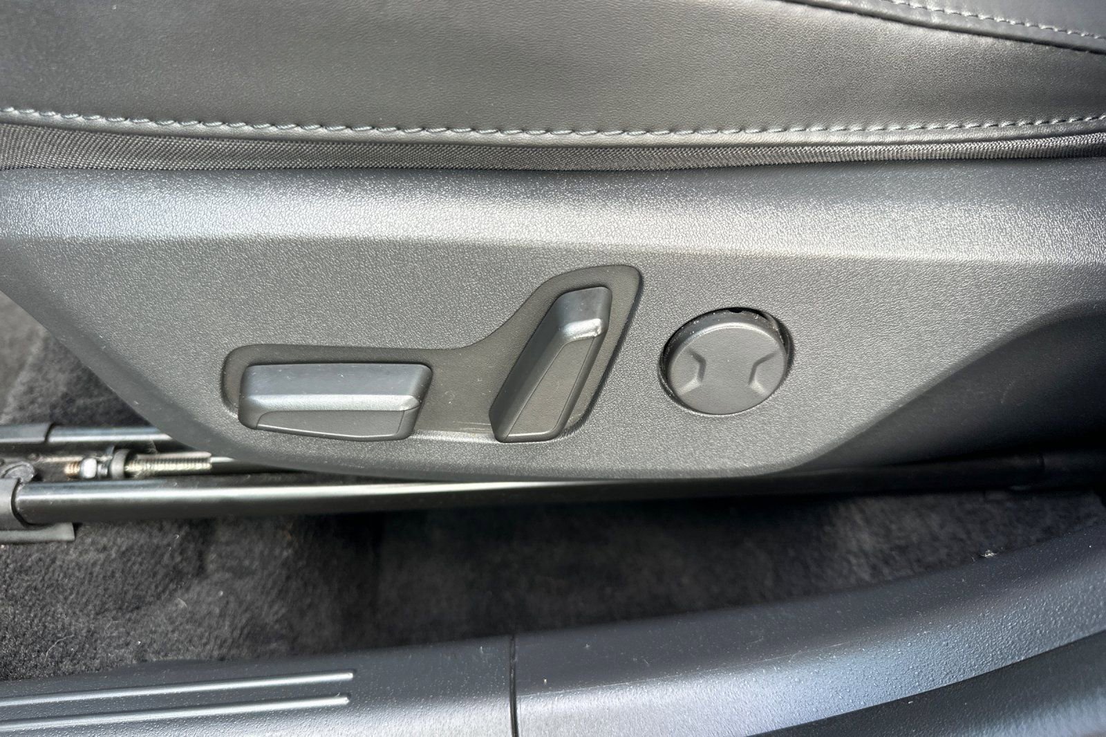 Used 2023 Kia Niro EX image 13