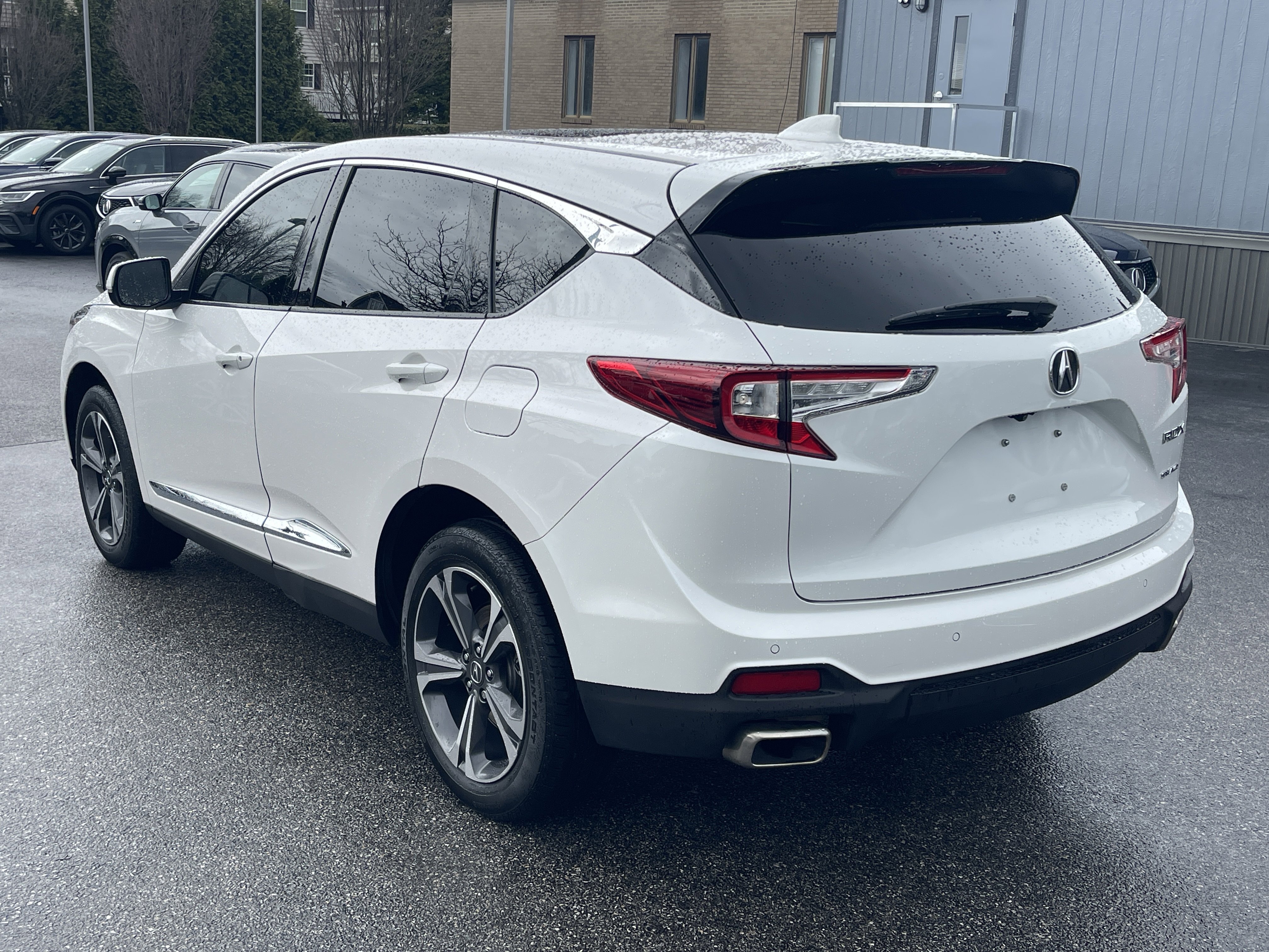 Used 2024 Acura RDX w/Advance Package image 3