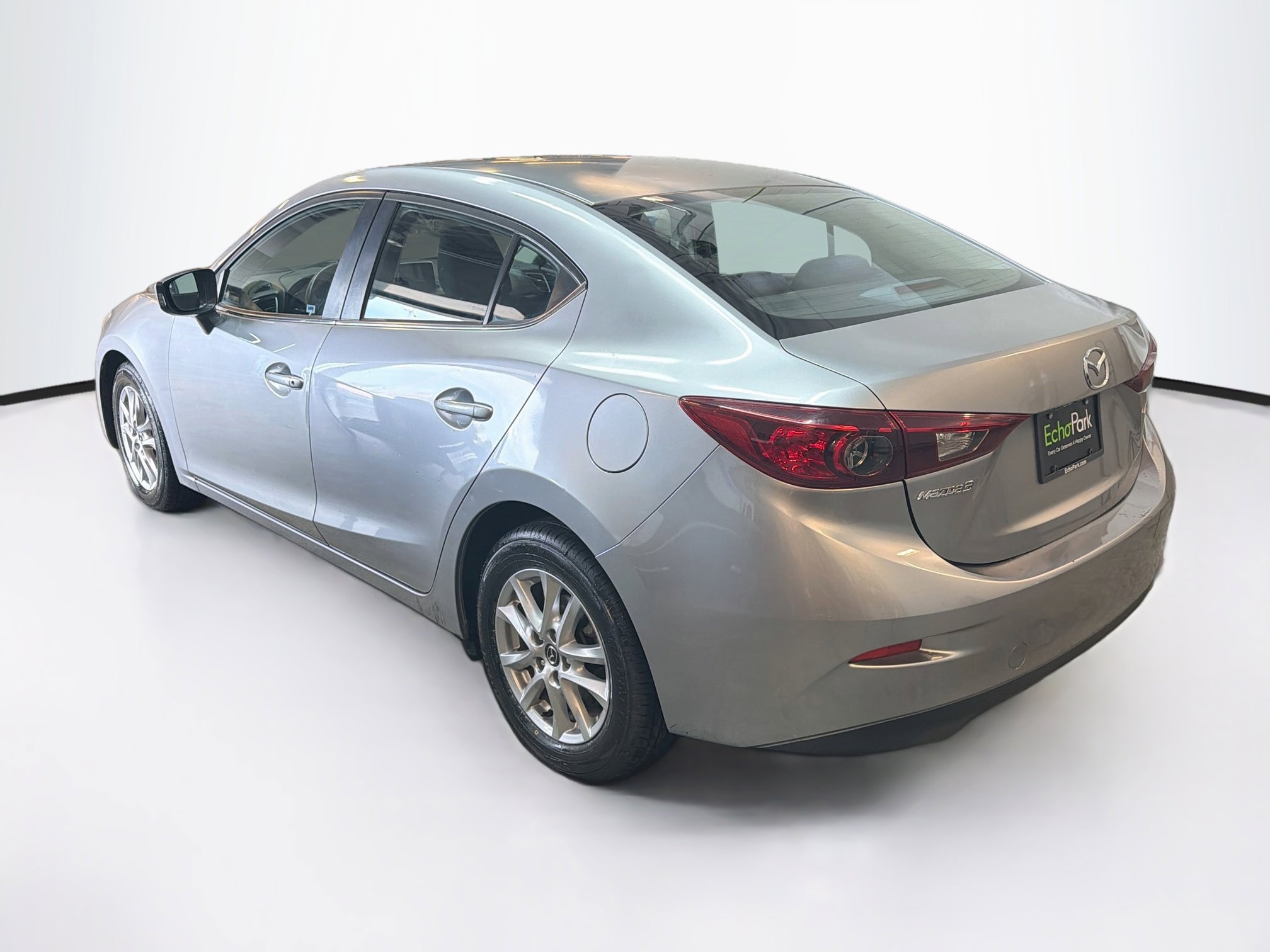 Used 2016 MAZDA MAZDA3 i Sport w/ Preferred Equipment Package FWD image 5