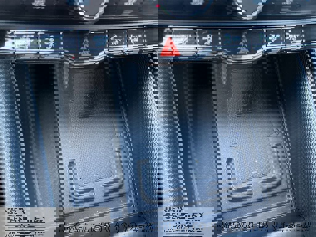 Used 2022 Dodge Durango R/T w/ Blacktop Package image 27