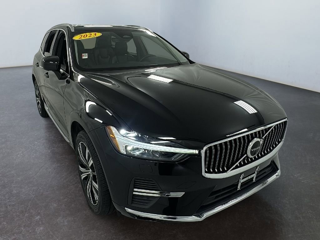 Used 2023 Volvo XC60 B5 Plus w/ Climate Package image 1