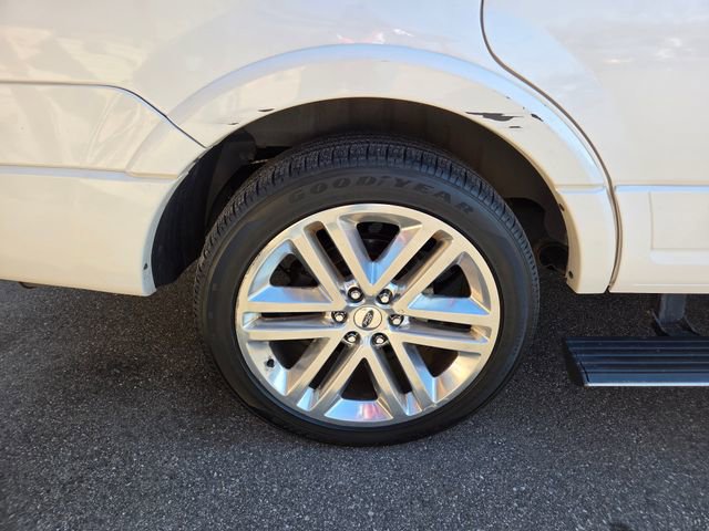 Used 2016 Ford Expedition Platinum image 29