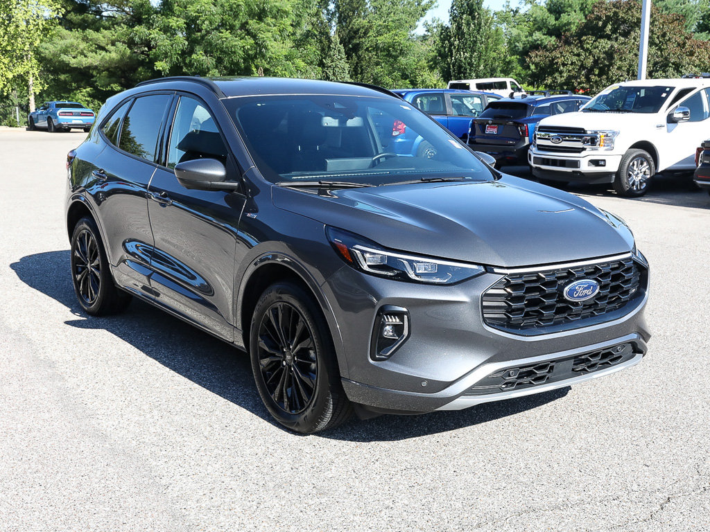 Used 2023 Ford Escape ST-Line Elite AWD/4WD image 9