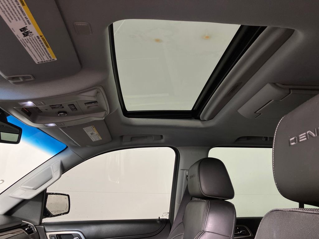 Used 2015 GMC Yukon XL Denali w/ Premium Package image 36