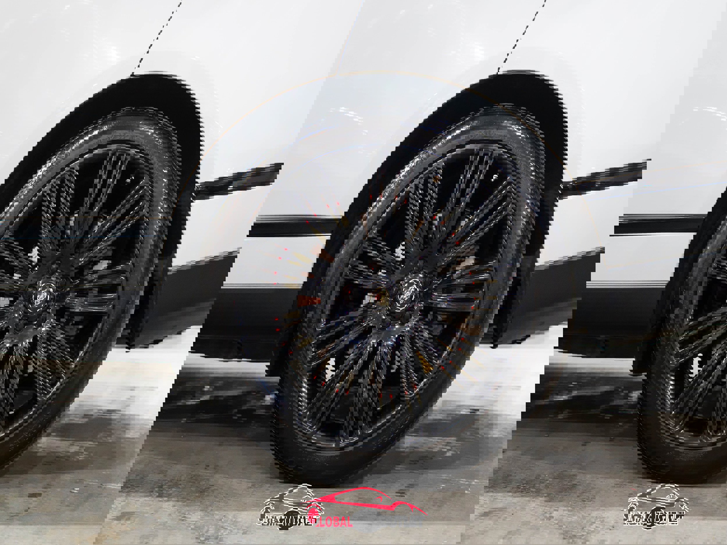 Used 2018 Land Rover Range Rover Long Wheelbase Supercharged image 12