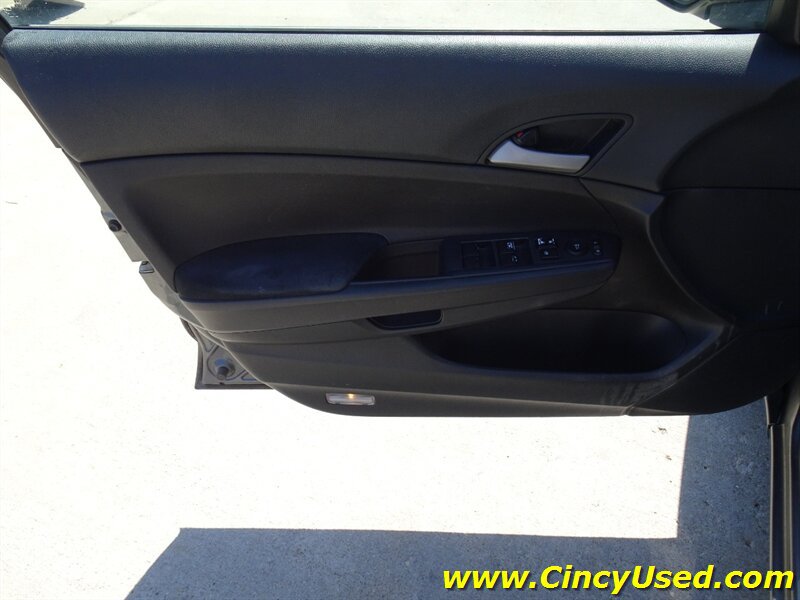 Used 2009 Honda Accord LX image 24