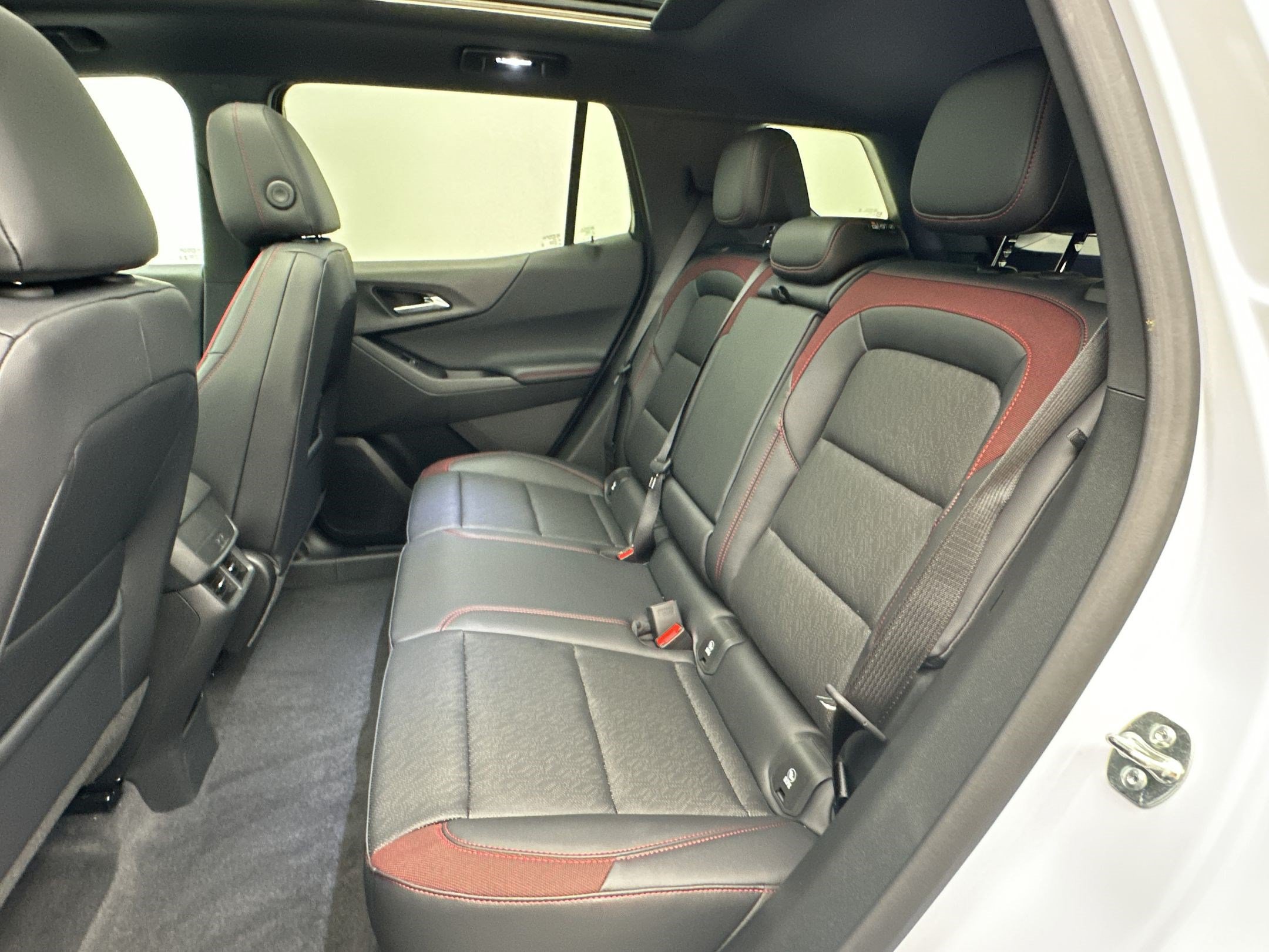 New 2027 Chevrolet Equinox RS w/ LPO, Floor Liner Package AWD/4WD image 23