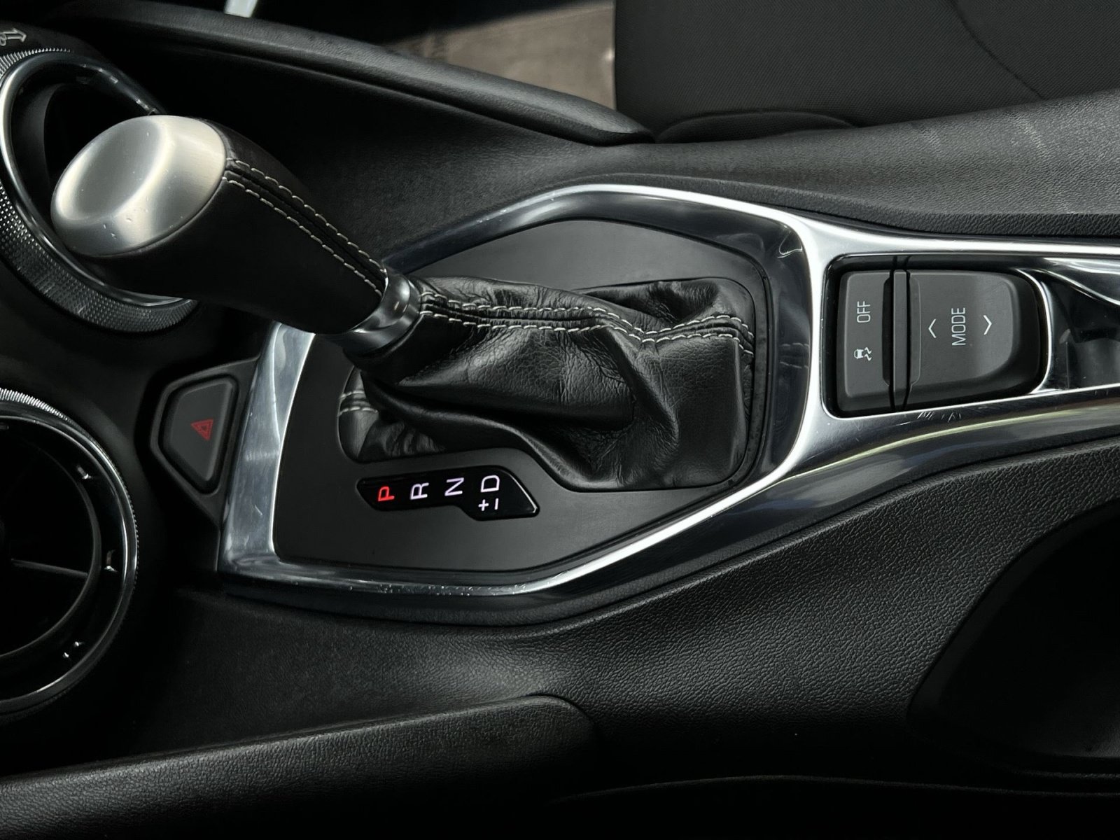 Used 2020 Chevrolet Camaro LS RWD image 30