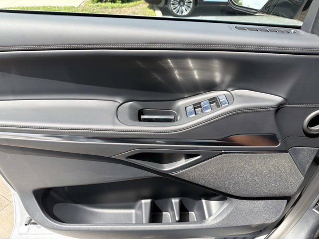 New 2026 Lincoln Navigator L Reserve AWD/4WD image 8