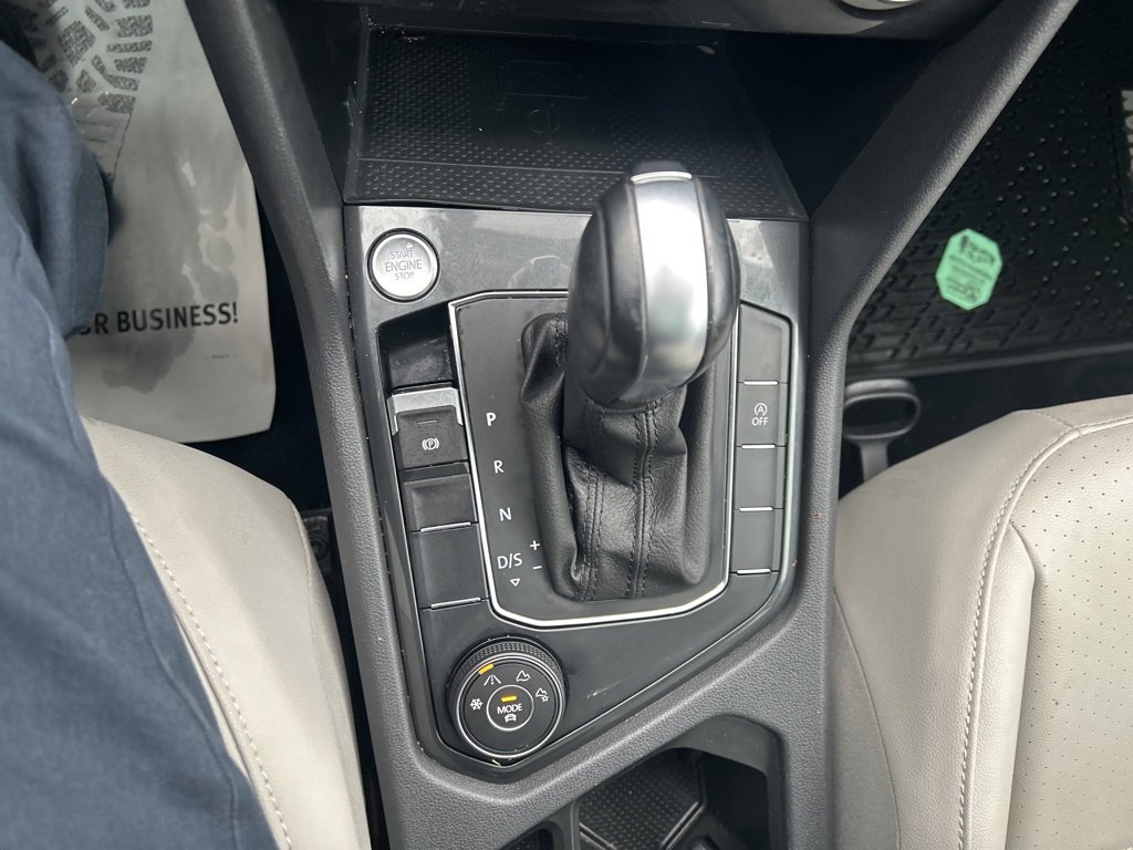 Used 2020 Volkswagen Tiguan SE w/ Panoramic Sunroof Package image 27