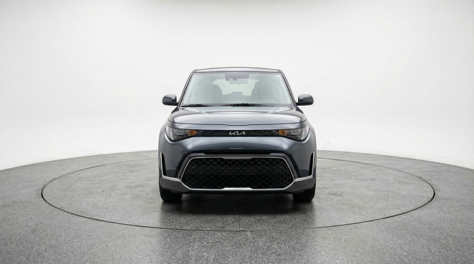 Used 2025 Kia Soul LX w/ LX Technology Package image 2