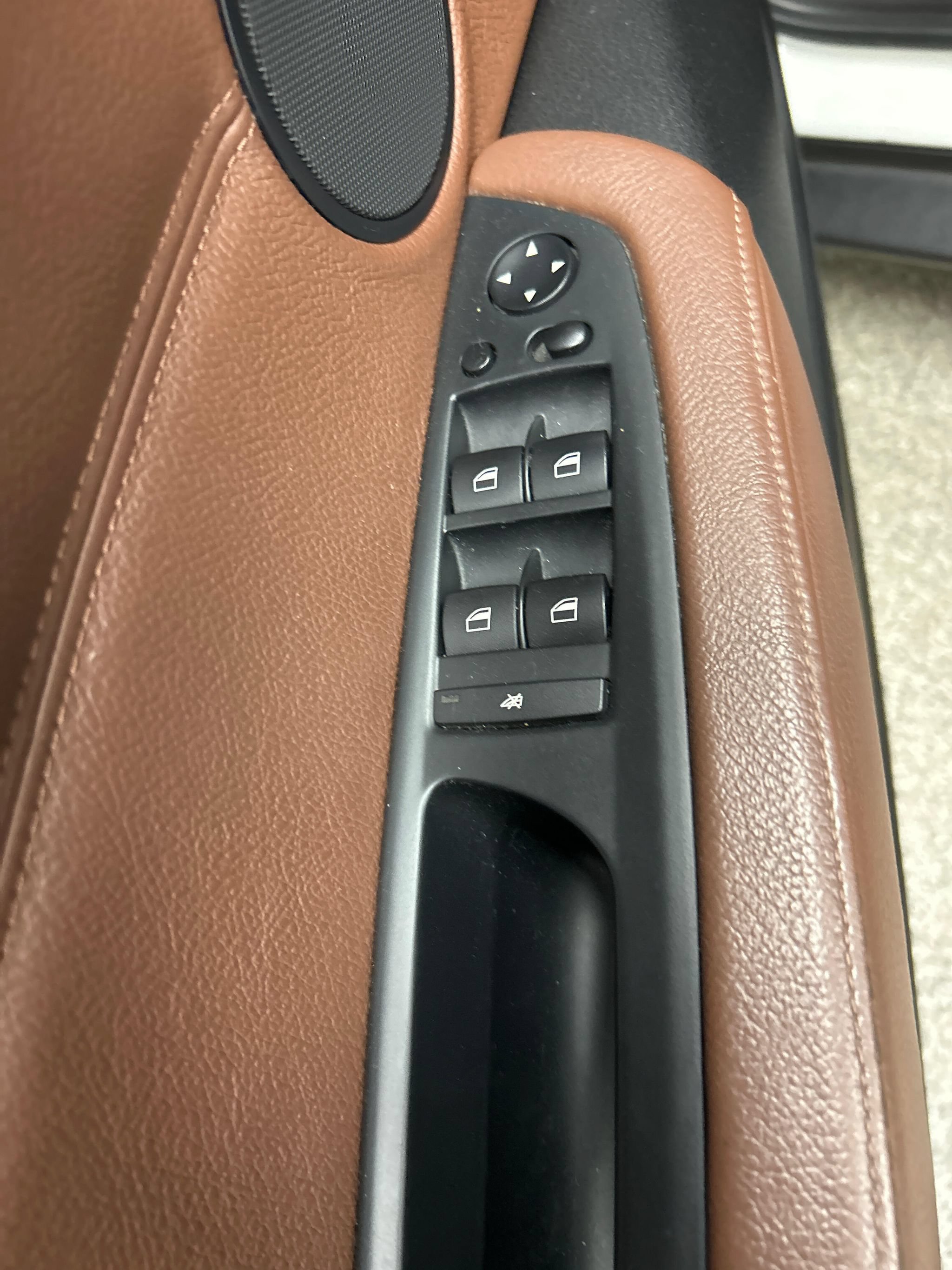 Used 2011 BMW X5 xDrive50i AWD/4WD image 9