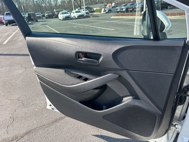 Used 2025 Toyota Corolla LE image 27