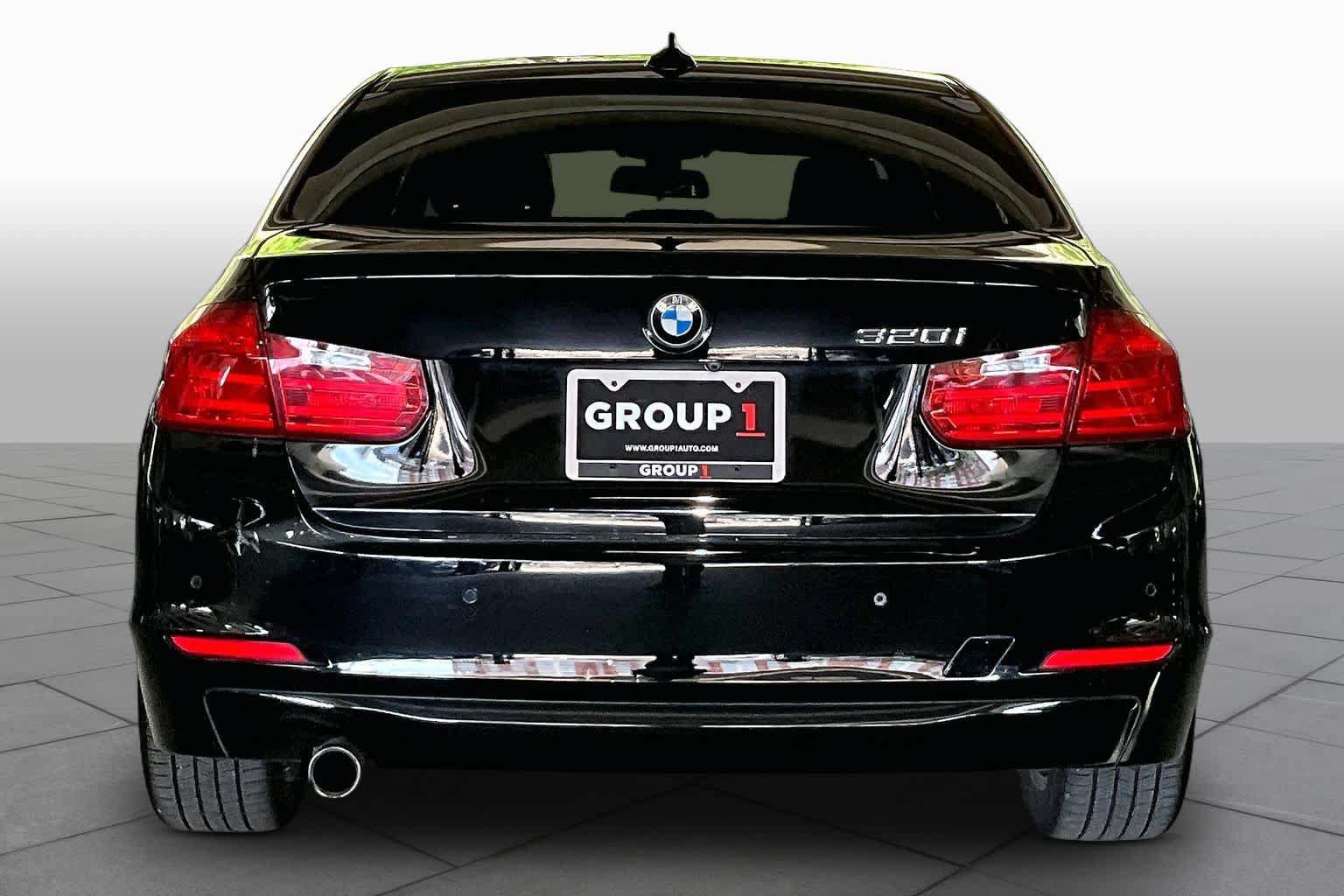 Used 2015 BMW 320i Sedan RWD image 4