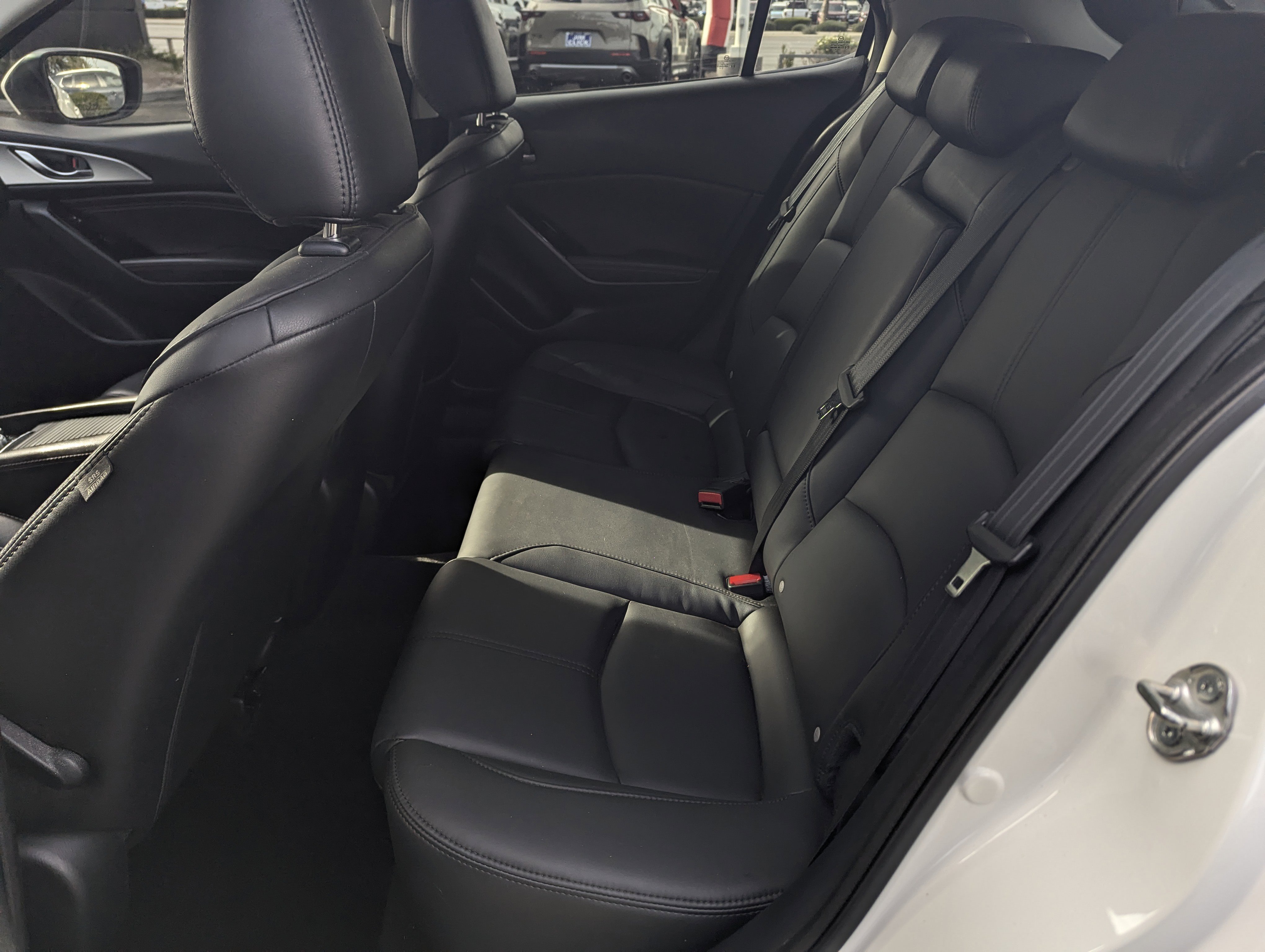 Used 2018 MAZDA MAZDA3 Touring image 8