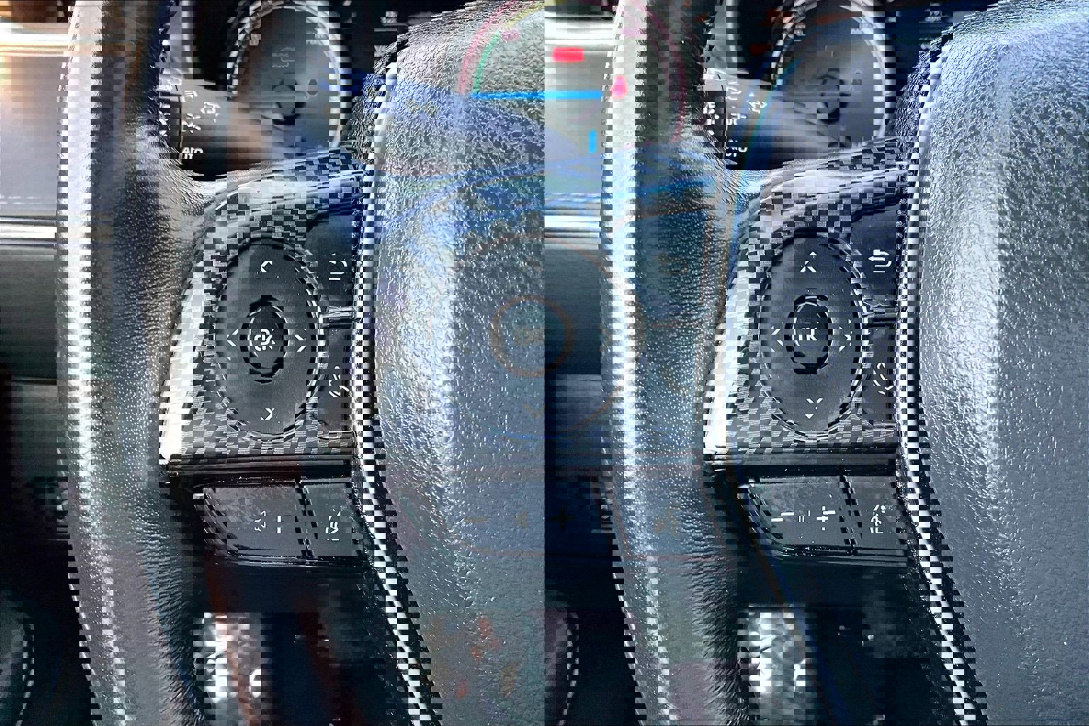 Used 2022 Toyota Venza XLE image 17