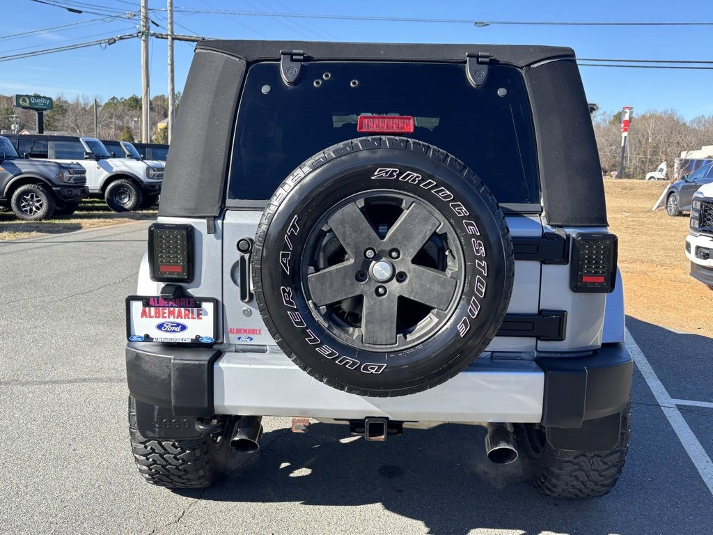 Used 2014 Jeep Wrangler Unlimited Sahara w/ Connectivity Group image 4