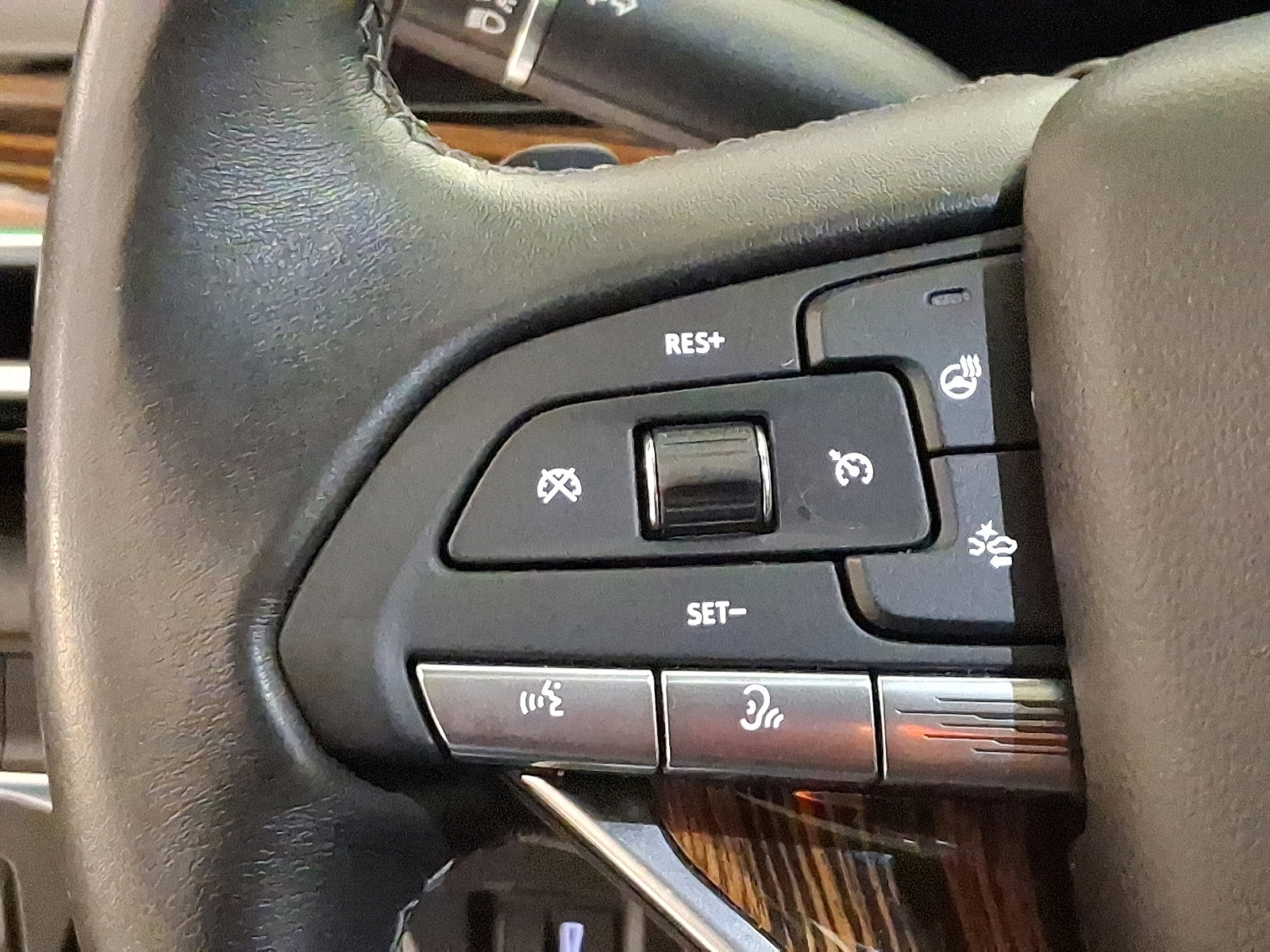 Certified 2021 Cadillac Escalade Premium Luxury image 20