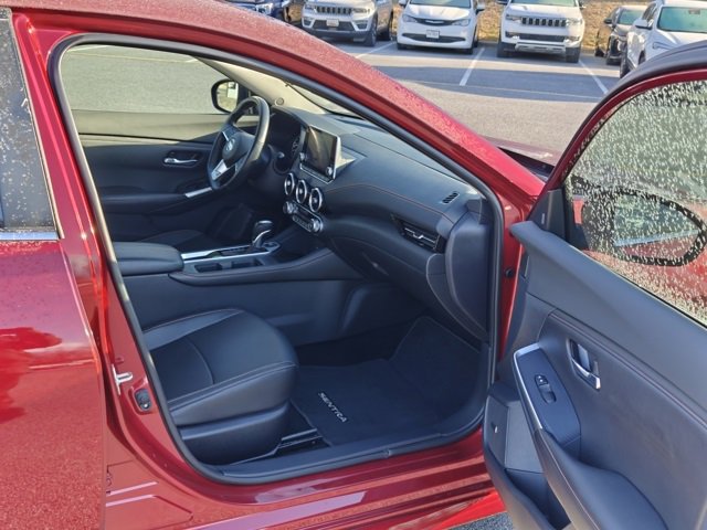 Used 2023 Nissan Sentra SR w/ SR Premium Package image 25