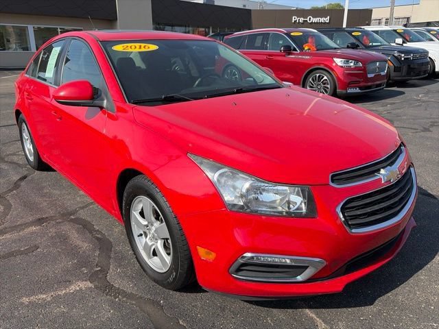 Used 2016 Chevrolet Cruze LT w/ Sun And Sound Package FWD image 2