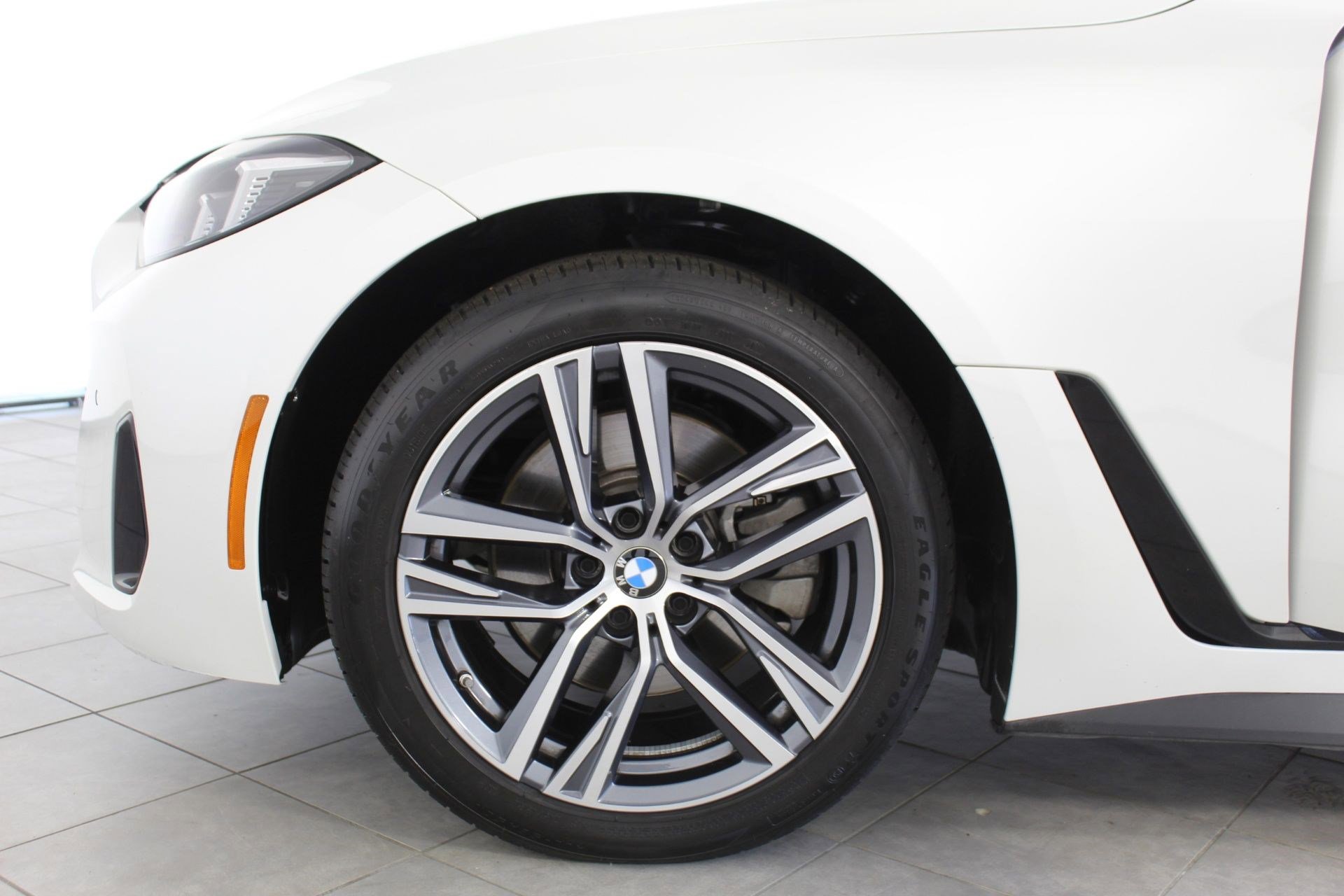Used 2025 BMW 430i xDrive w/ Premium Package image 11