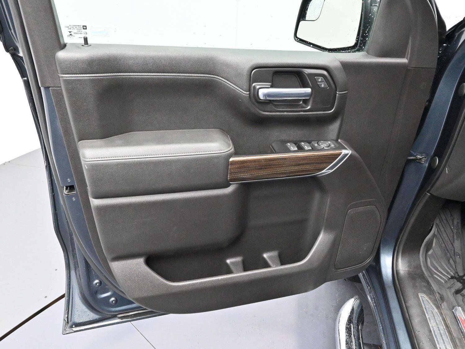 Used 2020 Chevrolet Silverado 1500 RST image 3