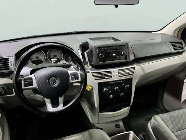 Used 2012 Volkswagen Routan S image 35