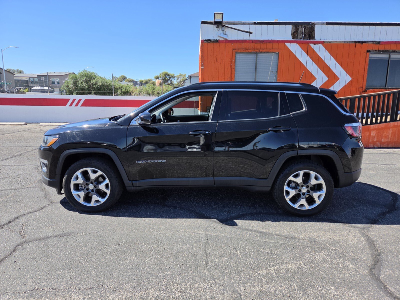 Used 2018 Jeep Compass Limited w/ Navigation Group AWD/4WD image 2