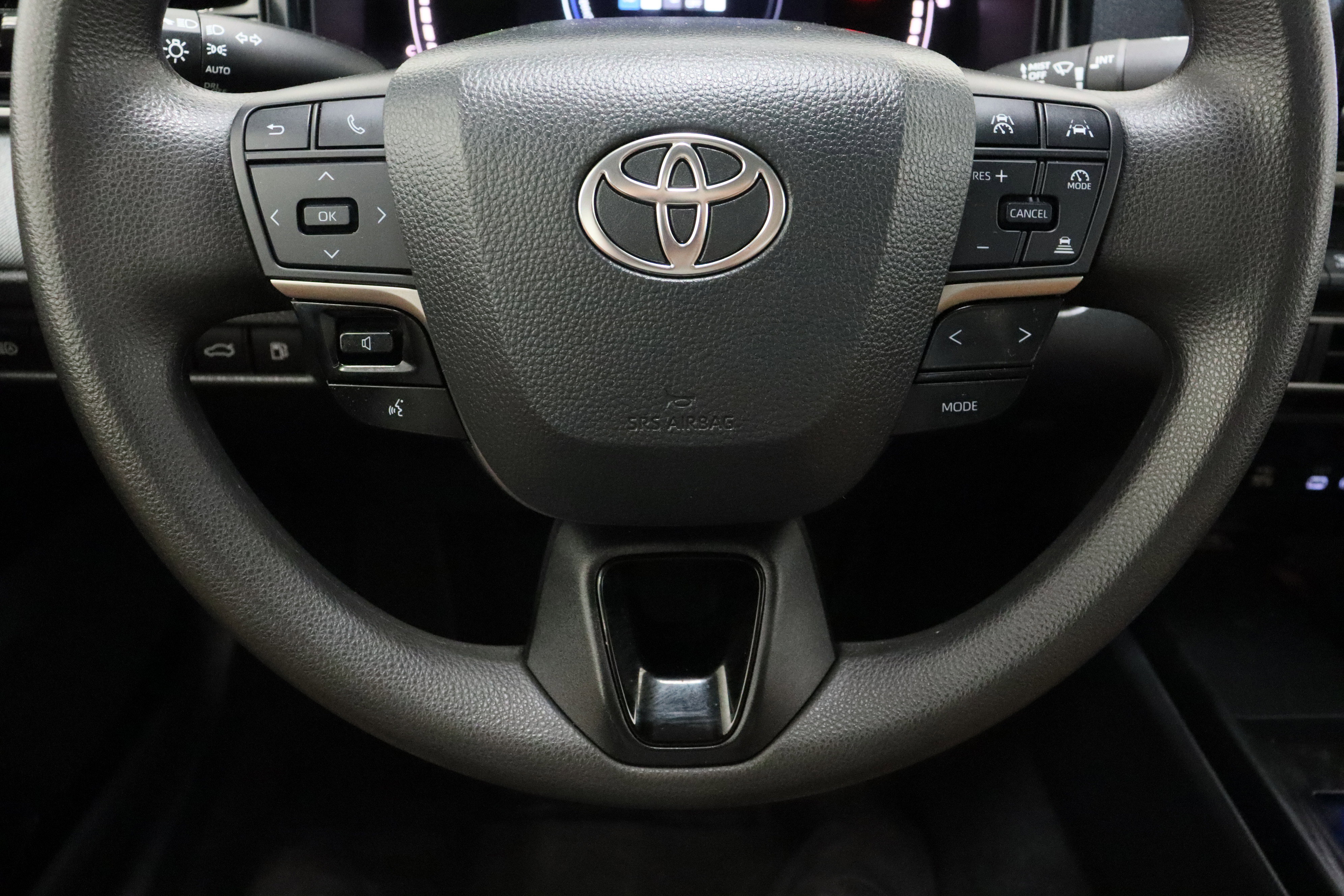 Used 2025 Toyota Camry LE FWD image 23