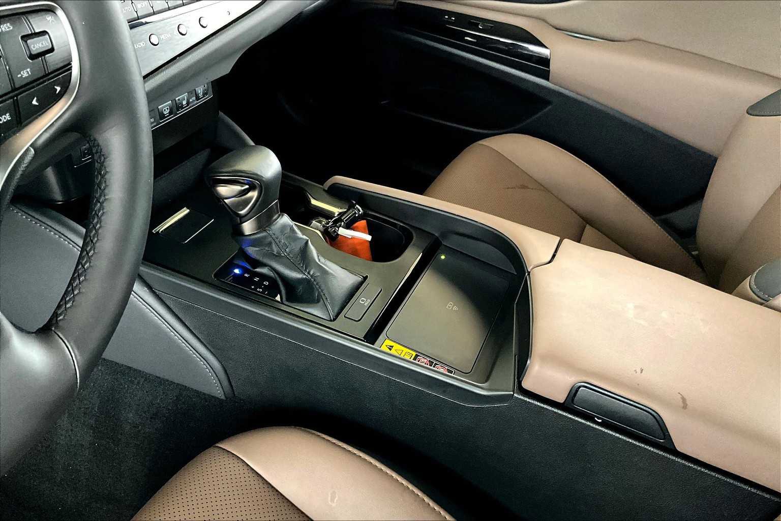 Used 2024 Lexus ES 350 w/ Premium Package image 15