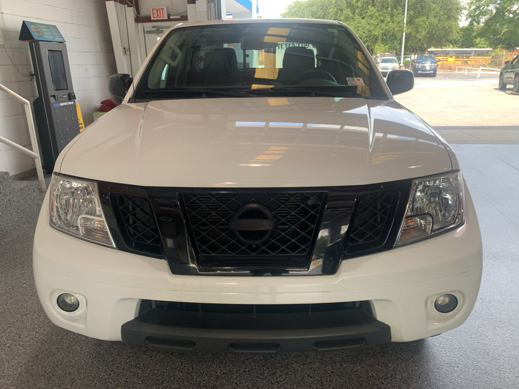 Used 2020 Nissan Frontier SV w/ Midnight Edition Floor Mats RWD image 2