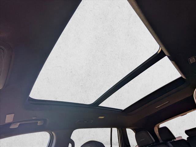 Used 2025 Buick Enclave Avenir w/ Super Cruise Package image 23