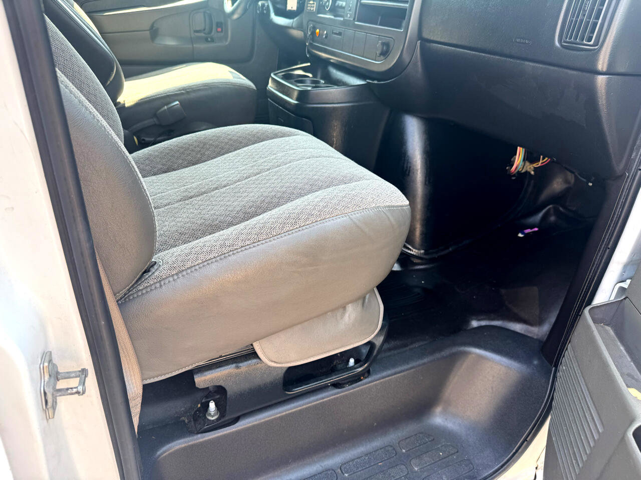 Used 2013 Chevrolet Express 1500 image 14