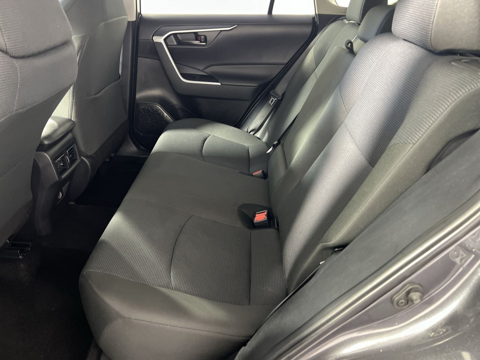 Used 2025 Toyota RAV4 LE AWD/4WD image 25