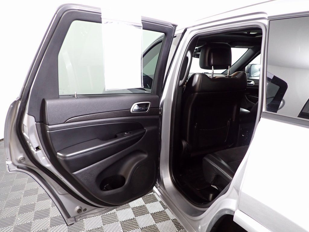 Used 2017 Jeep Grand Cherokee Altitude image 29