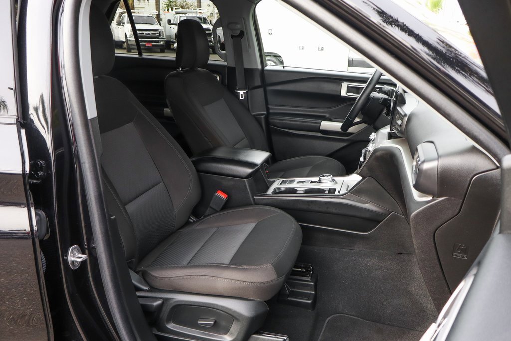 Used 2023 Ford Explorer XLT w/ Class IV Trailer Tow Package image 39