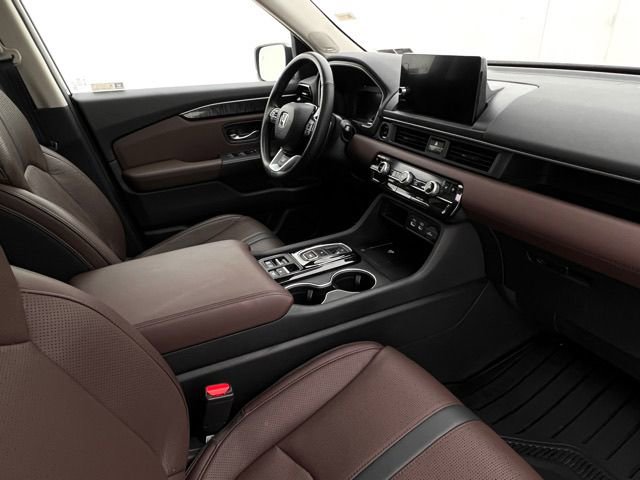 Used 2023 Honda Pilot Elite image 14