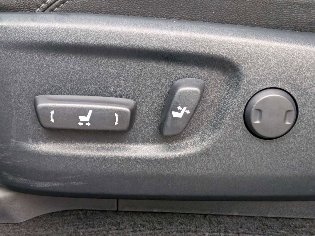 Used 2023 Toyota 4Runner SR5 Premium w/ Moonroof Package RWD image 26