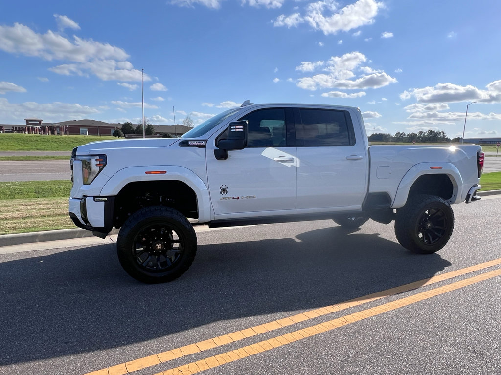 Used 2025 GMC Sierra 2500 AT4 w/ AT4 Premium Plus Package image 5