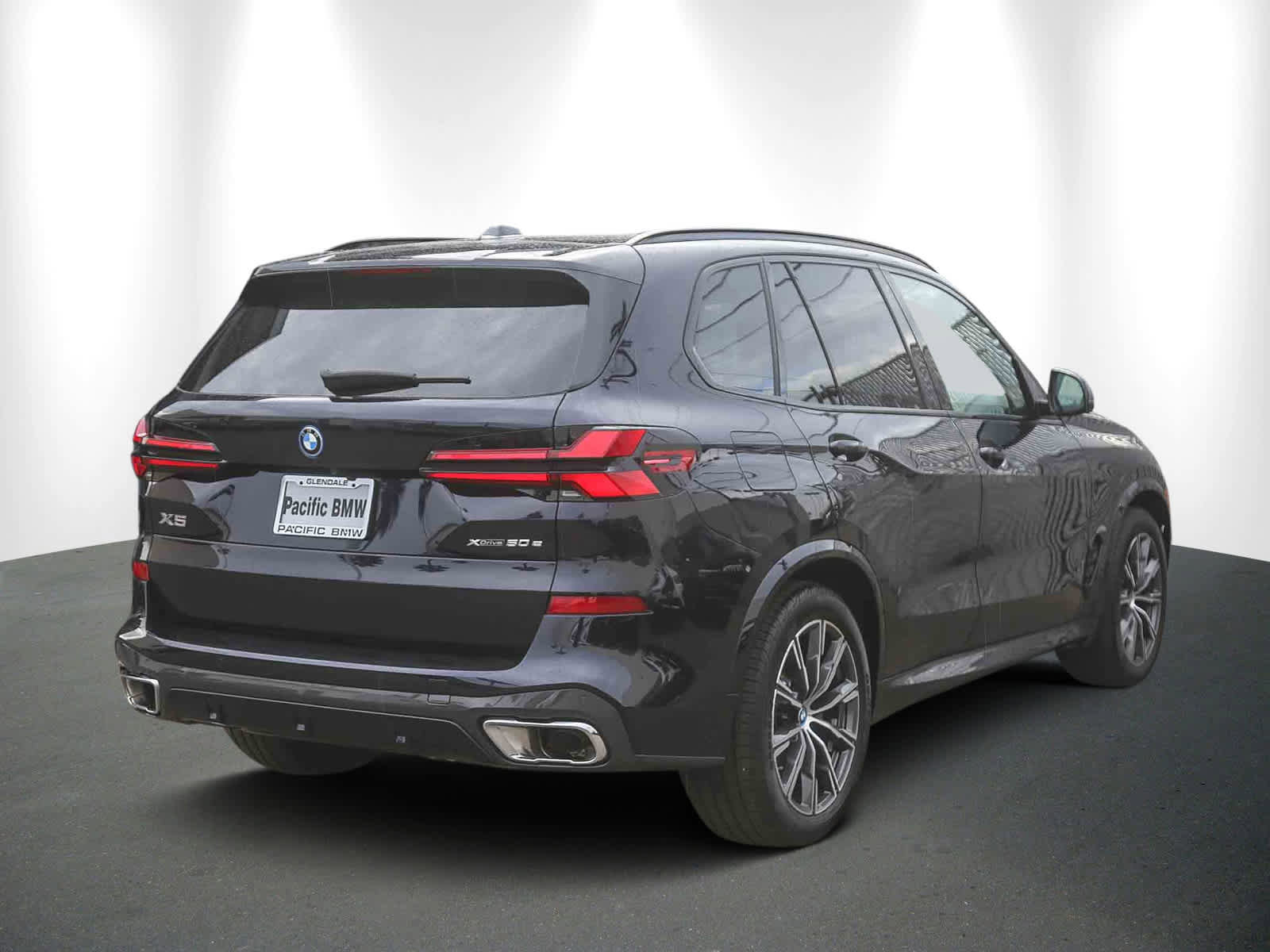 Used 2025 BMW X5 xDrive50e w/ Executive Package image 6