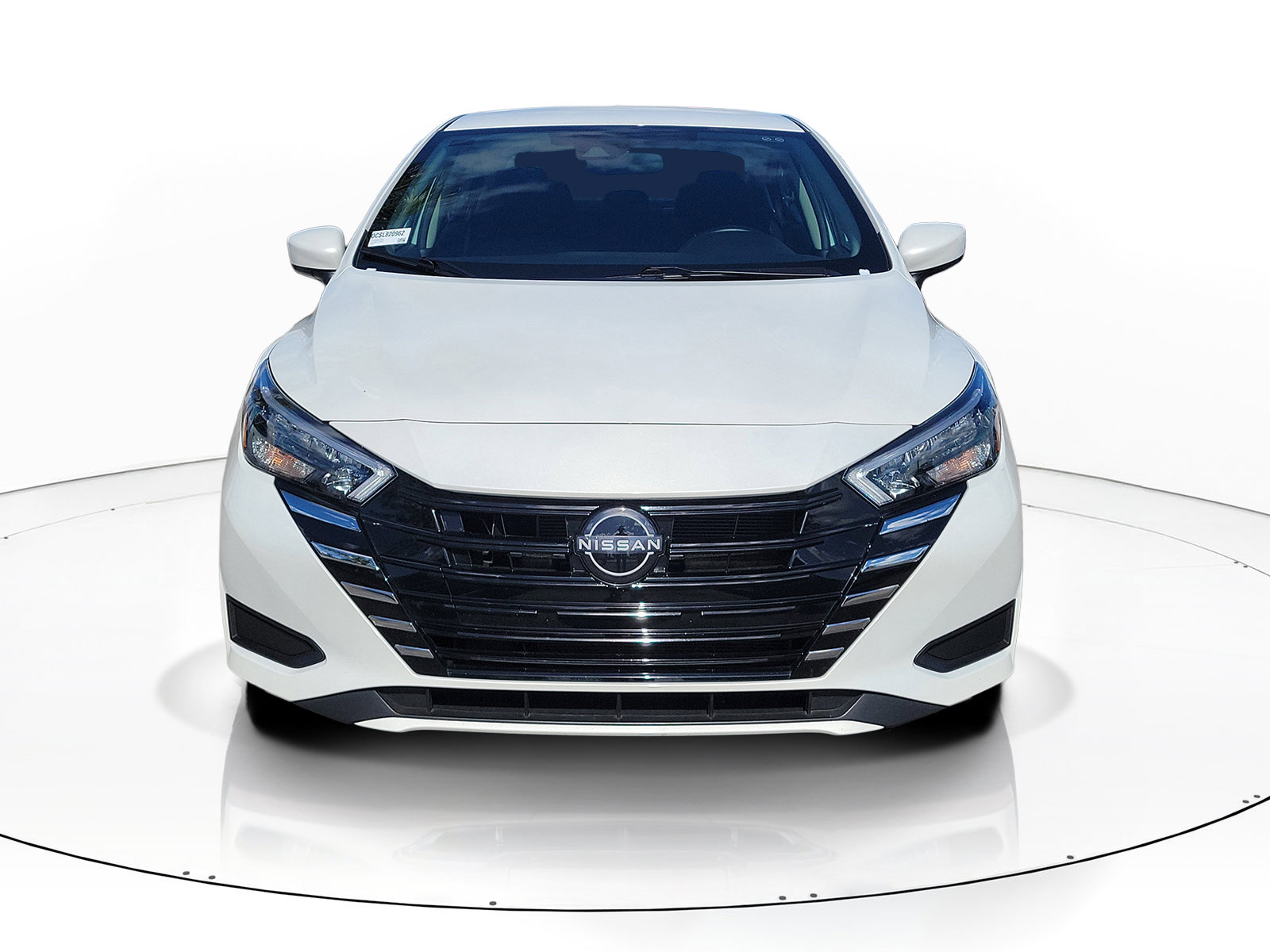 Used 2025 Nissan Versa SV FWD image 2