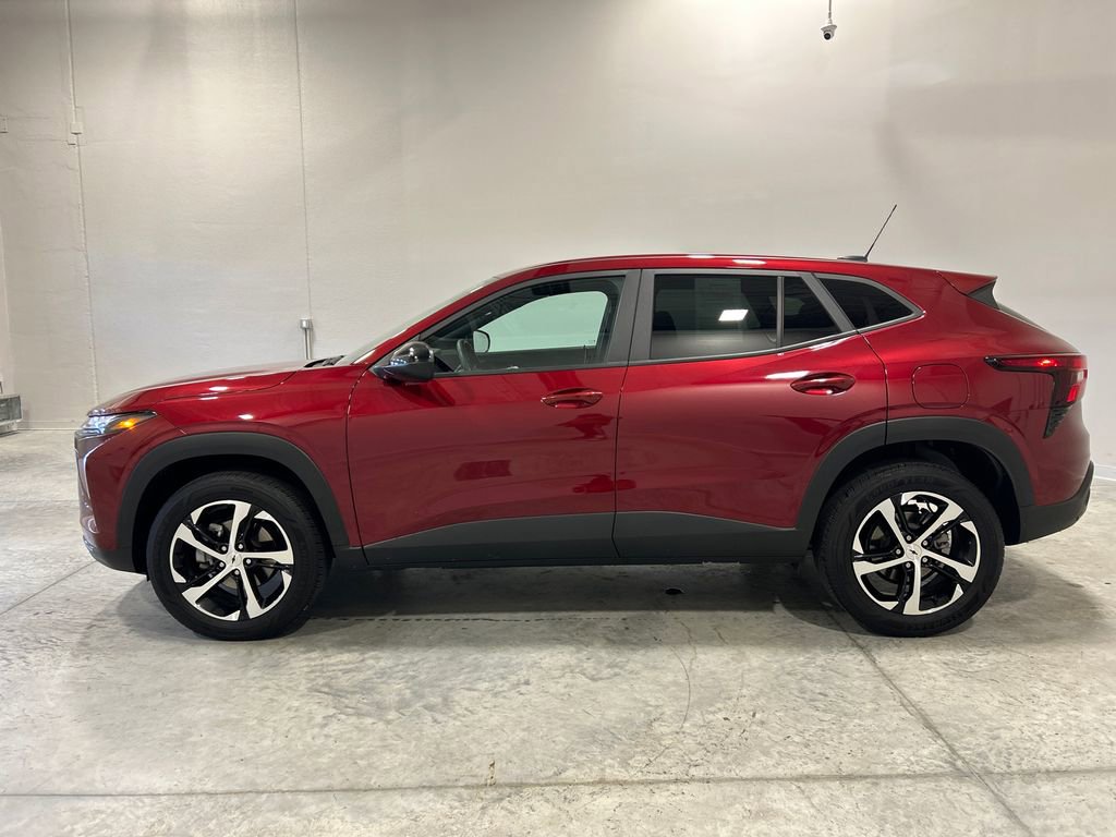 Used 2024 Chevrolet Trax RS w/ Driver Confidence Package image 9